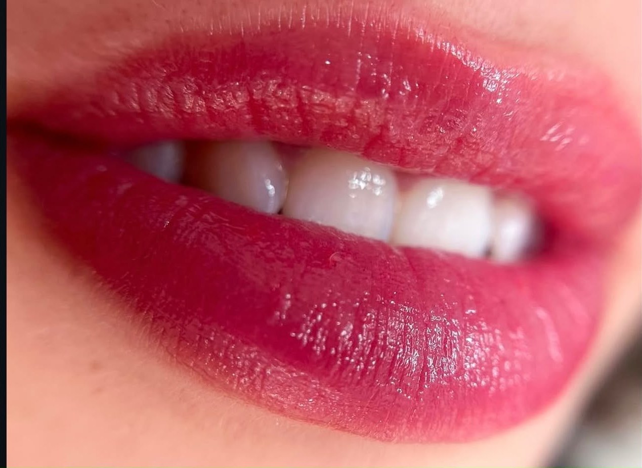Lábios após micropigmentação na AniClinic